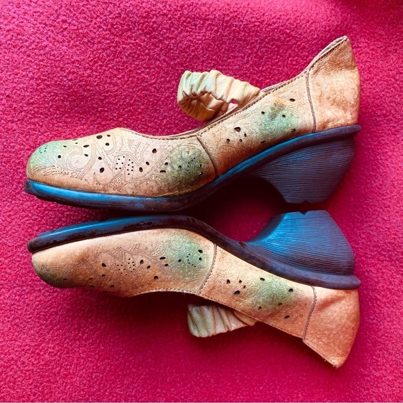 SOCOFY Sz 38 Funky Heel Yellow Green Perforated Laser Cut Mary Jane Style Shoes - Picture 4 of 10